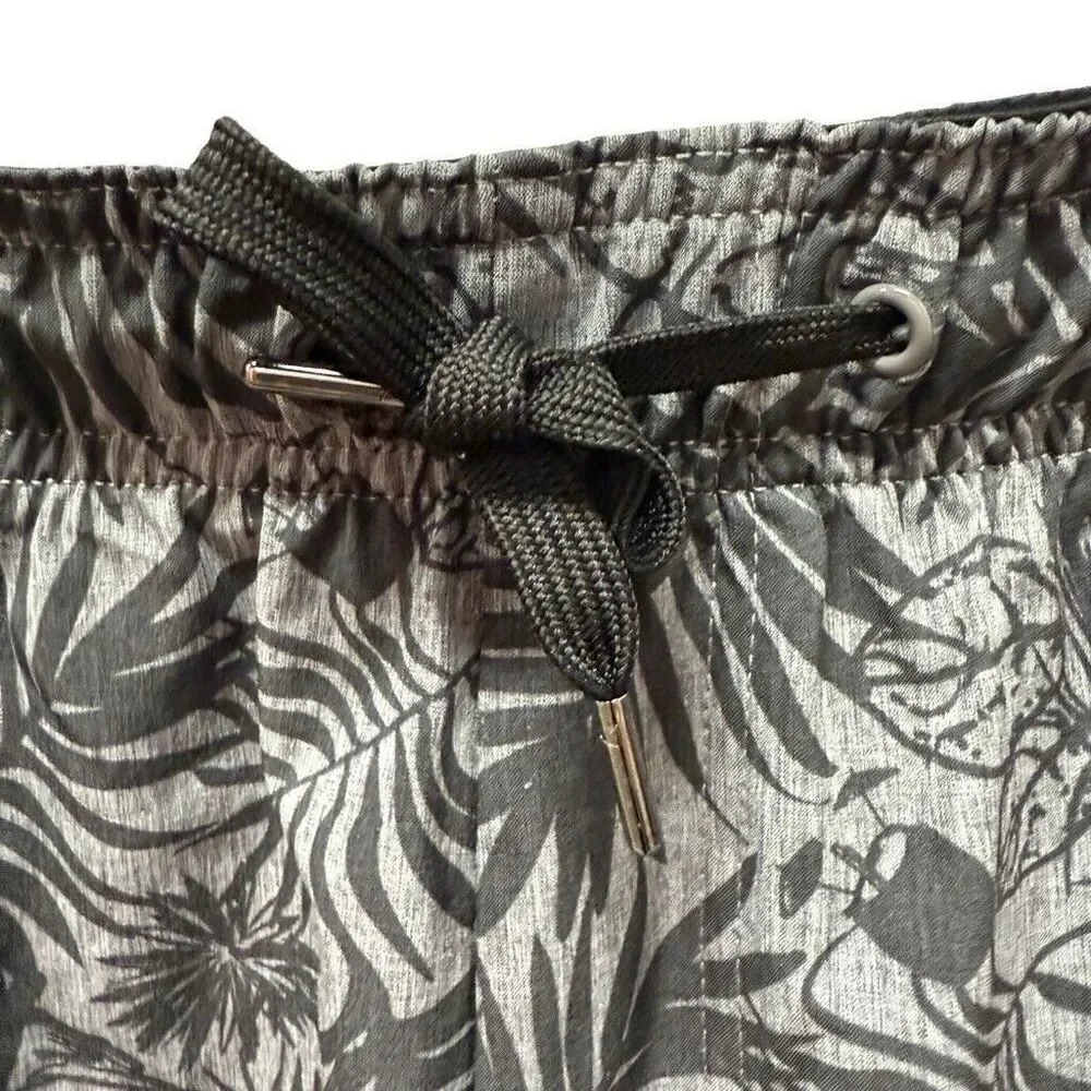 Travis Matthew Men’s Size XL Breakwater Shorts 8” Grey‎ Black Leaf Pattern